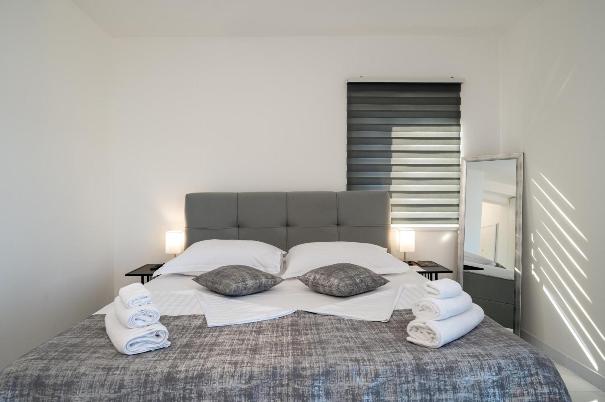 Apartments Filipo Trogir Buitenkant foto